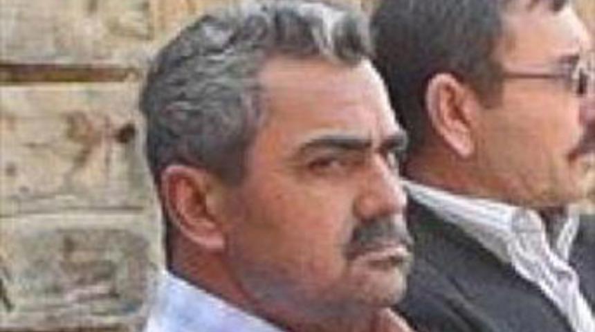 Eşini baltayla &ouml;ld&uuml;rd&uuml;