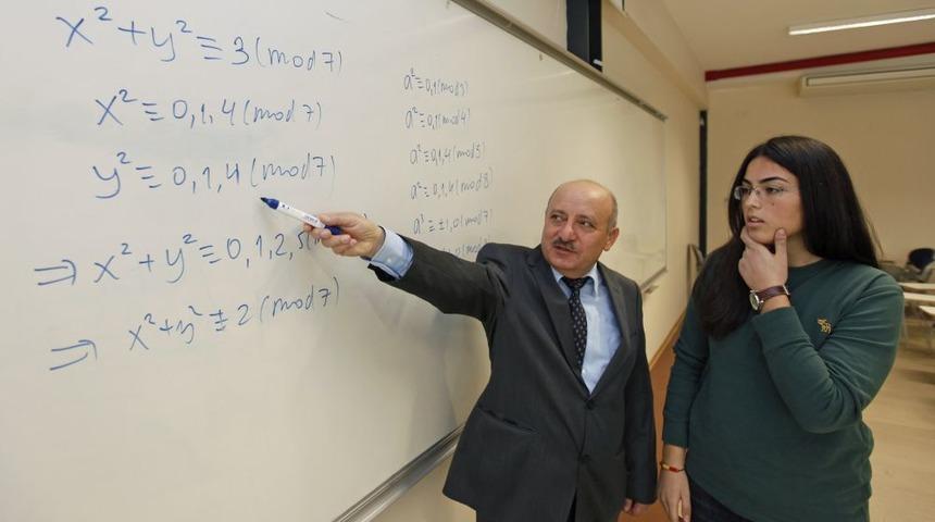 Matematiğin Dahilerini Yaşar &Uuml;niversitesi Akademisyeni Olimpiyata Hazırladı