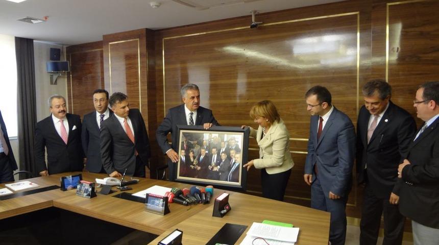 İTB Y&ouml;netimi Yazıcı Ve Yıldırım&rsquo;ı Ziyaret Etti