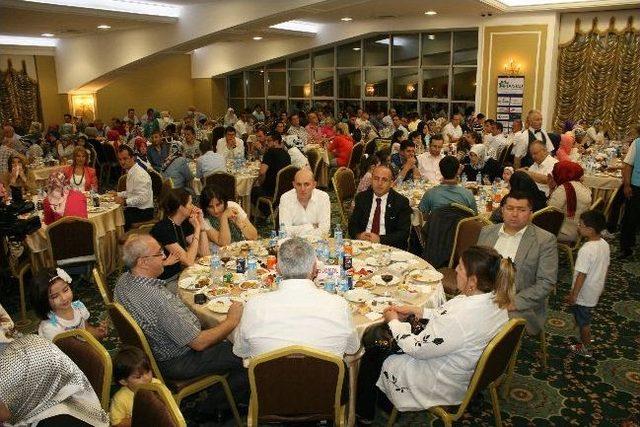 D&uuml;siad İftarına Katılım Yoğundu 2