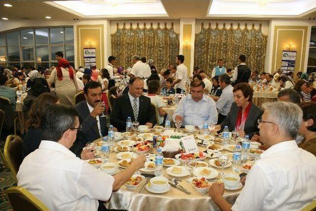D&uuml;siad İftarına Katılım Yoğundu 3