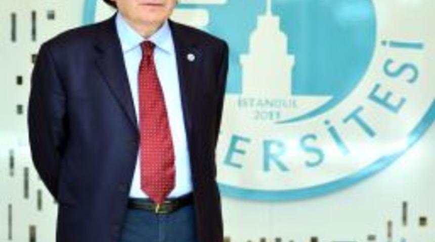 Nevzat Tarhan: Ramazan, Psikolojiyi Onarma Ayıdır