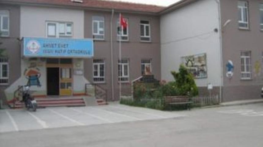 Bolvadin'de İmam Hatip Ortaokuluna Yoğun Kayıt Başvurusu