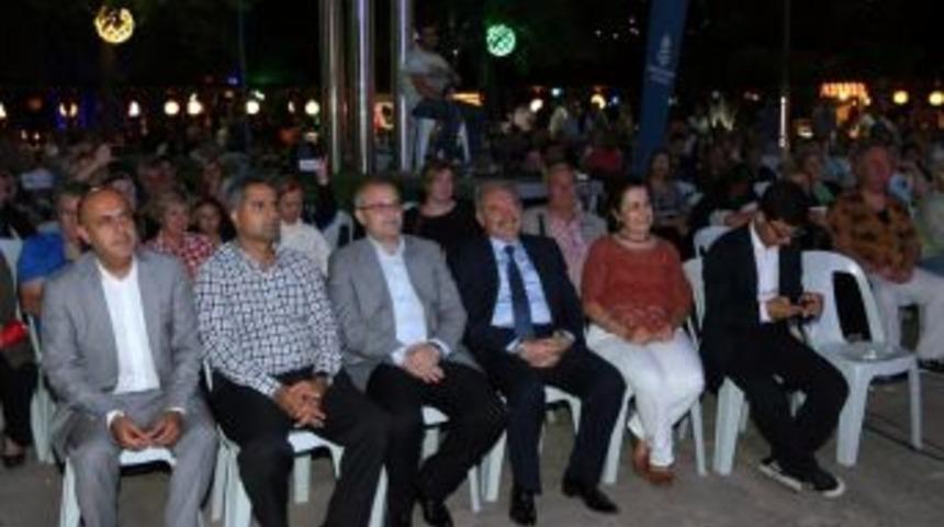 Bah&ccedil;eşehirliler Rumeli T&uuml;rk&uuml;leri Ile Coştu