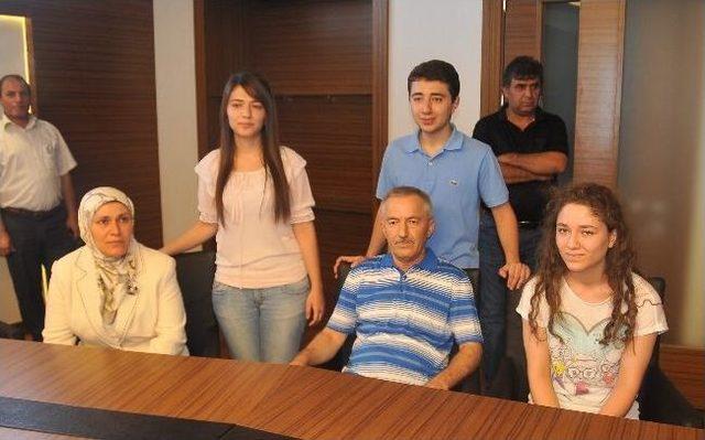 Şahinbey Belediyesi, Lys Birincisine Otomobil Hediye Etti 1