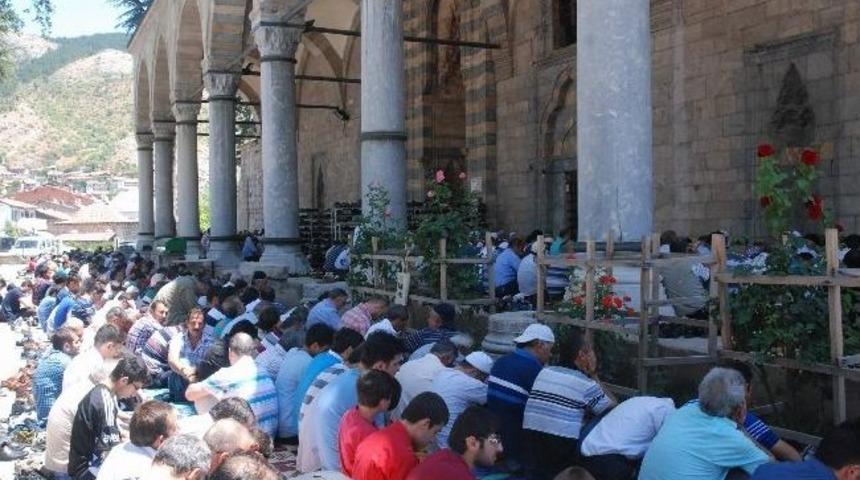 Tokat&rsquo;ta Camiler Doldu Taştı