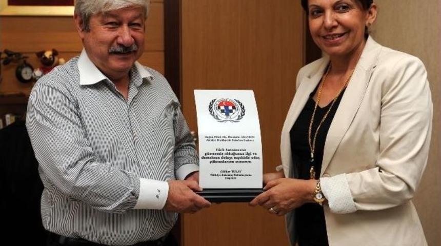 Başkan Akaydın&rsquo;dan Satranca Destek