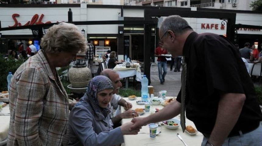 Belediye Başkanı Erg&uuml;n İftar Verdi