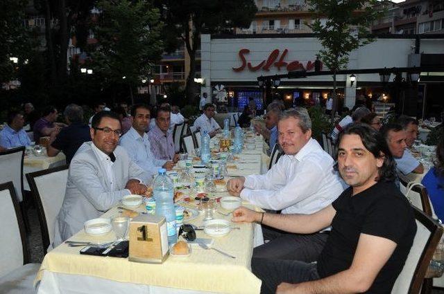 Belediye Başkanı Erg&uuml;n İftar Verdi 1