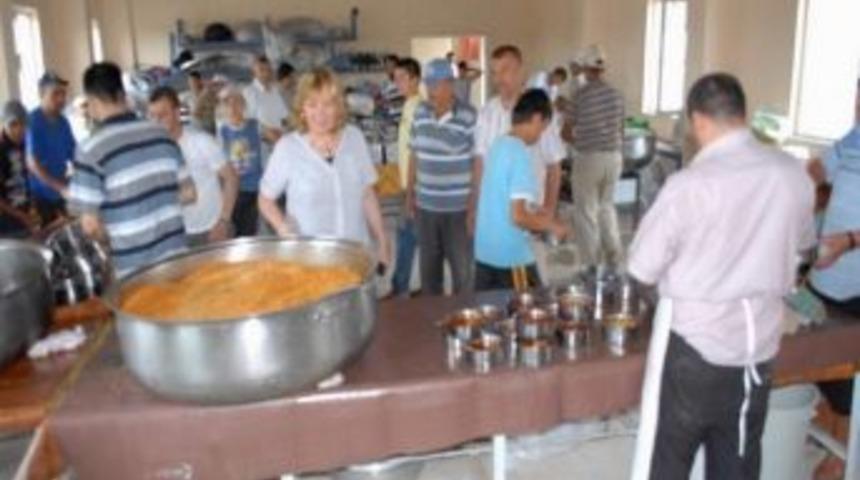 Bolvadin'de Ramazan Ayında 100 Bin Porsiyon Yemek Dağıtılacak