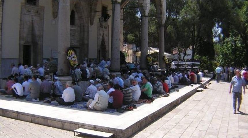 Ramazanın İlk Cuması Camiler Doldu Taştı