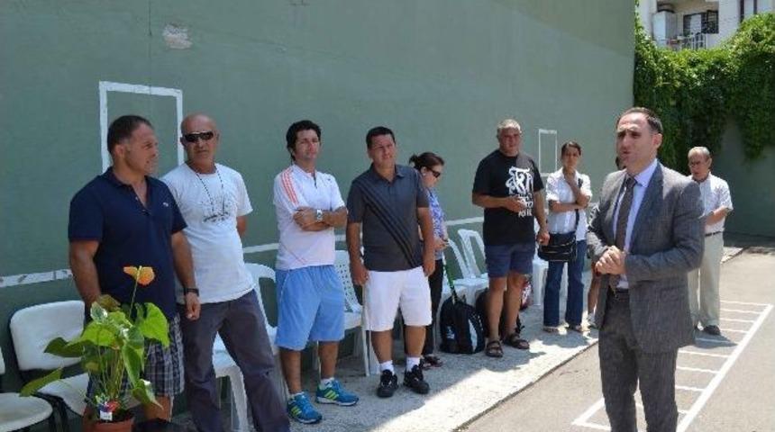 S&uuml;leyman Şahin Tenis Kortlarında İncelemelerde Bulundu