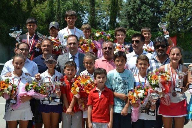 Süleyman Şahin Tenis Kortlarında İncelemelerde Bulundu