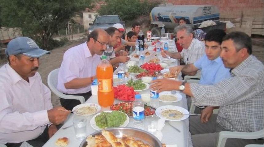 Kaymakam Gümüşçüoğlu’ndan İhtiyaç Sahibi Ailelerle İftar