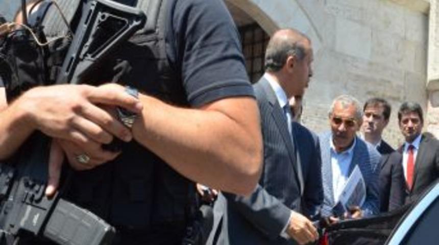 Başbakan, Cuma Namazını Fatih Camii'nde Kıldı