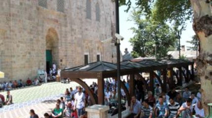 Ramazan Ayının Ilk Cumasında Camiler Doldu Taştı