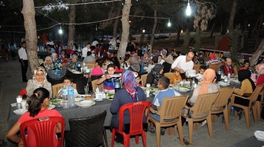 Başkan Fadıloğlu, Yetim Aileler İle İftar Yemeğinde Buluştu