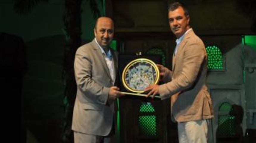 Ey&uuml;p'te Hacivat Ve Karag&ouml;z G&ouml;sterisi