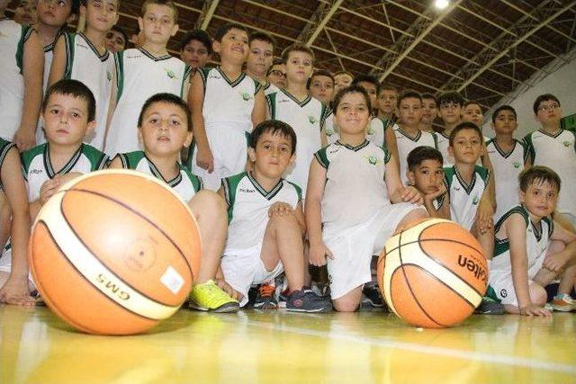 Akhisar’ın Minik Basketbolcu Ordusu