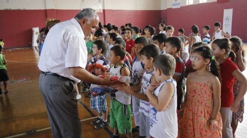 D&ouml;rtyol&rsquo;da 200 Minik Sporcuya Forma