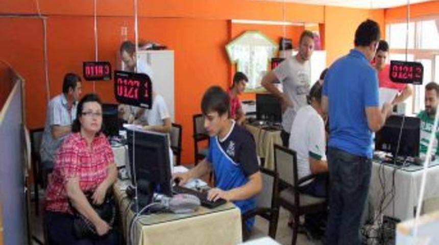 Bursasporlular Ucuz Kombineye Yoğun Ilgi G&ouml;sterdi