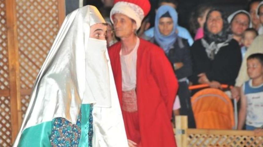 &lsquo;bir Mahalle Ki&rsquo; Oyunu Akşehir&rsquo;de