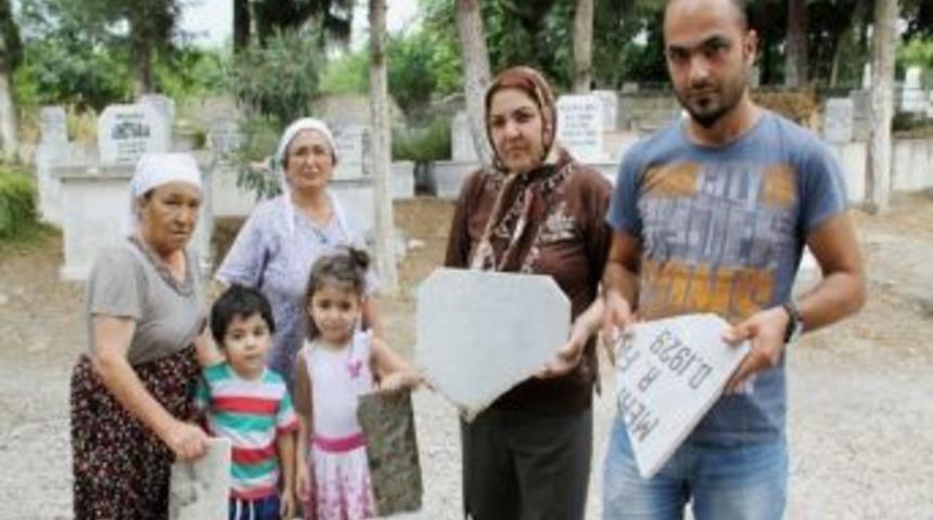 Kırılan Mezar Taşları, Mezar Sahiplerini &Ccedil;ileden &Ccedil;ıkardı