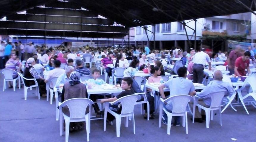 Gezici Iftar &Ccedil;adırı Il&ccedil;e Halkını Birbiriyle Kaynaştırdı