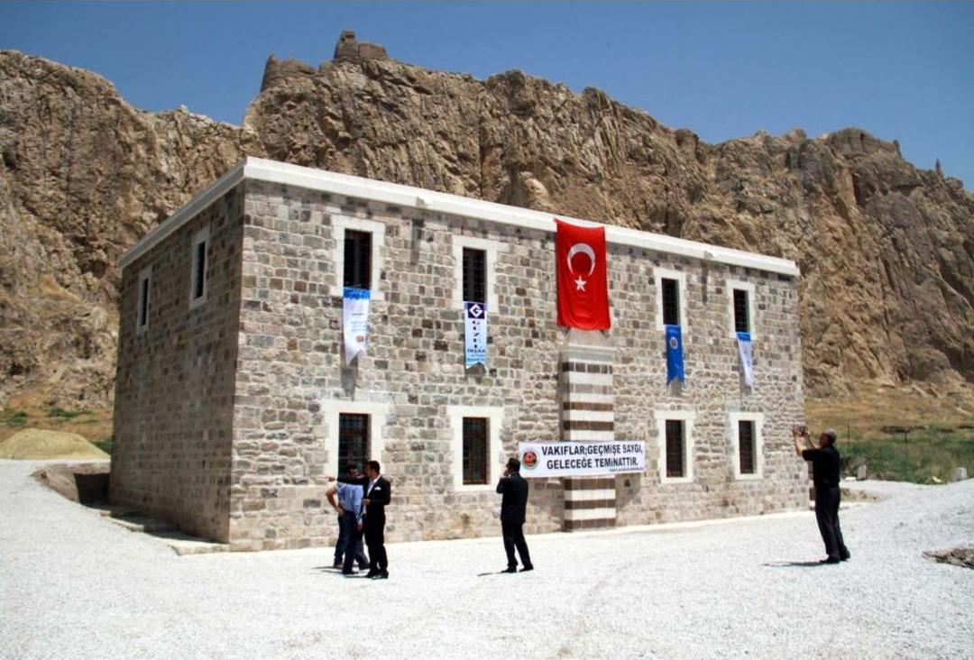 Bedi&uuml;zzaman Said Nursi'nin Talebe Yetiştirdiği Horhor Medresesi Ibadete A&ccedil;ıldı