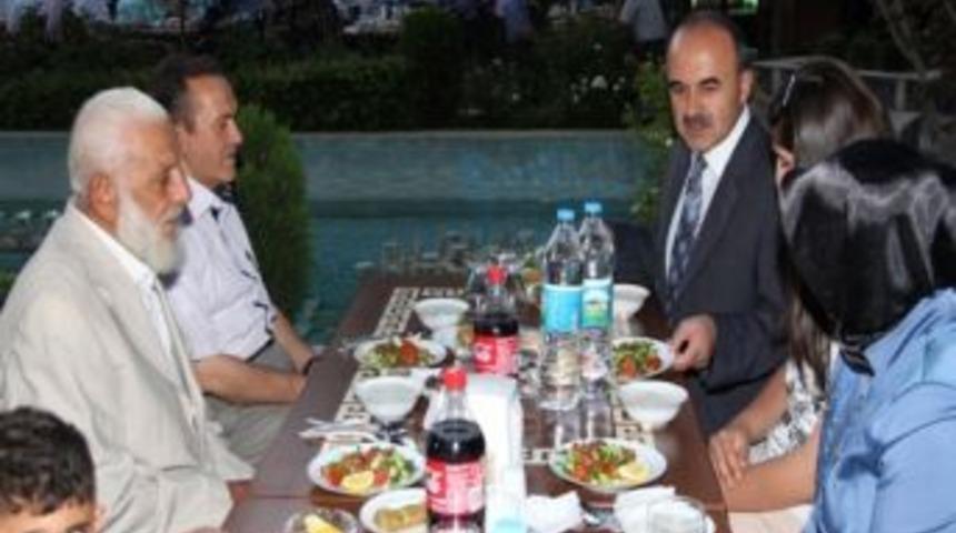 Vali Erol'dan Şehit Yakınlarına İftar