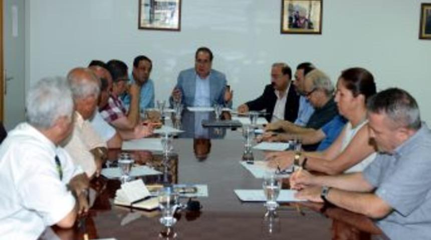 Mersin Kent Konseyi Tevfik Sırrı G&uuml;r Stadı'nın Yerinin Meydan Olmasını Istiyor