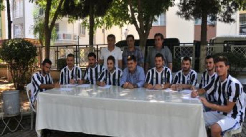 1923 Aydınspor 10 Futbolcuyla S&ouml;zleşme Imzaladı