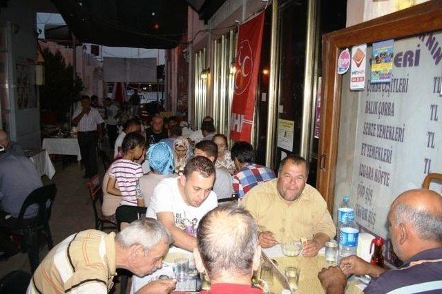 Ayvalık’ta Mhp’nin İftar Yemeklerine İlgi Yoğun