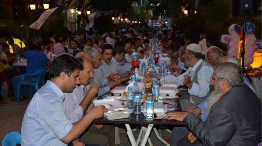 Belediyenin Ramazan Etkinliği Bu Kez Filistin Caddesi&rsquo;ndeydi