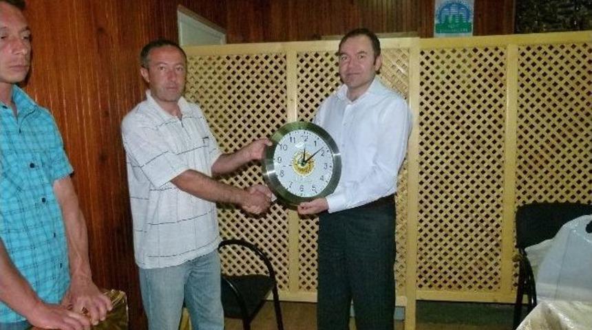 Orman İş&ccedil;ileri Saat İle &Ouml;d&uuml;llendirildi