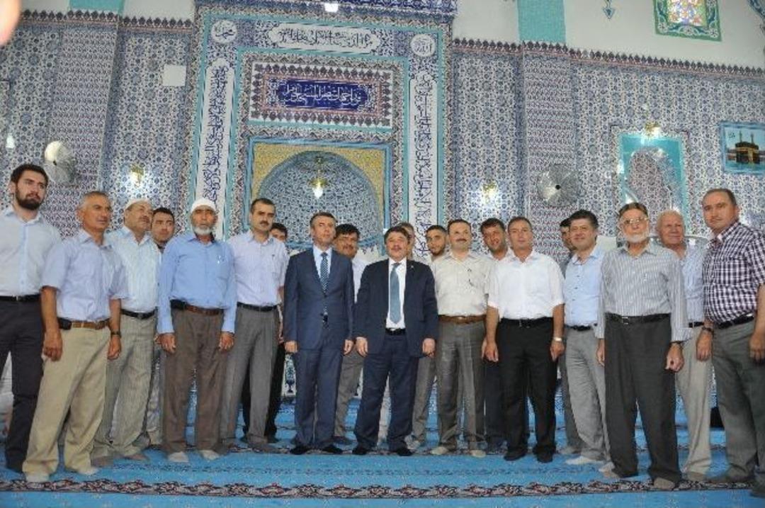 Soma Merkez Cami T&ouml;renle İbadete A&ccedil;ıldı