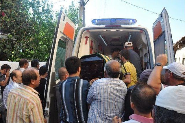 Maden İş&ccedil;isi G&ouml;zyaşları Arasında Toprağa Verildi 3