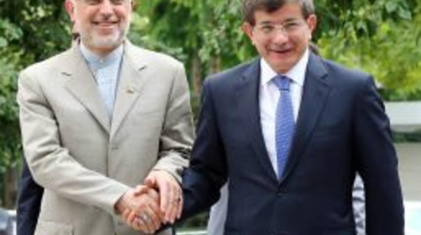 Davutoğlu: Mısır'daki B&uuml;t&uuml;n Kesimlerle Ilişkilerimiz Aynı Mesafededir