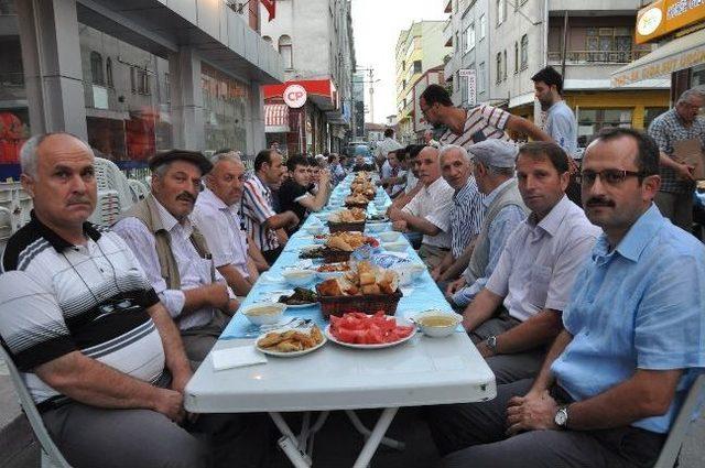 Şehit Aileleri Ve Gaziler İftarda Buluştu