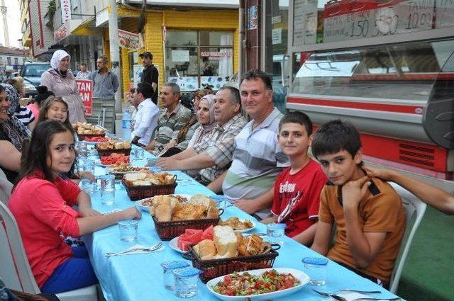 Şehit Aileleri Ve Gaziler İftarda Buluştu