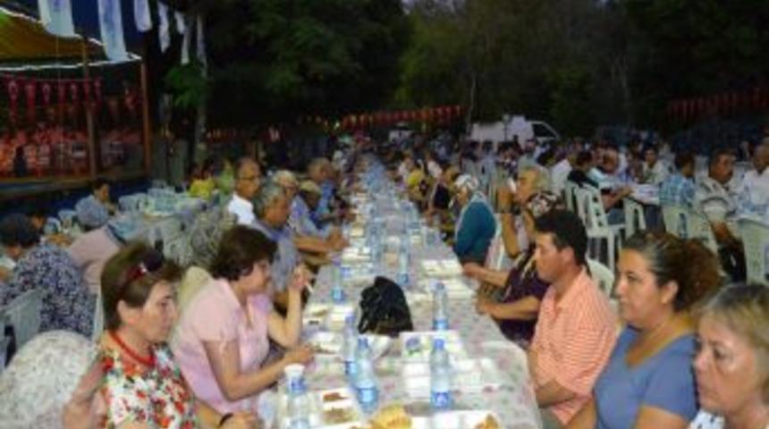 Burhanettin Kocamaz Silifke&rsquo;de Iftar Yemeği Verdi