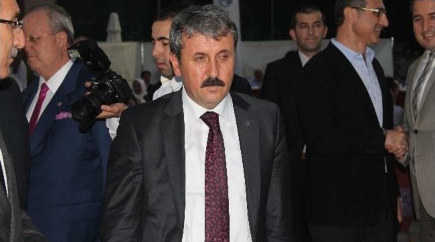 Ekonomi Bakanı &Ccedil;ağlayan, Aso'nun İftar Yemeğine Katıldı