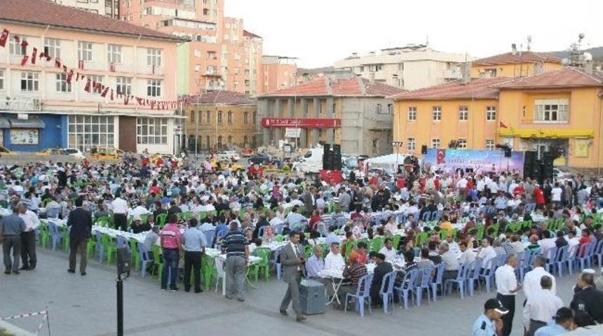 Yozgat Bozok Bereket Kervanı İlk İftarını Verdi