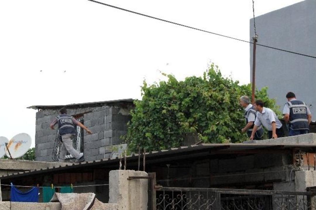 Polisin Elinden Ka&ccedil;an &Ccedil;ete Liderini Sigara Dumanı Ele Verdi