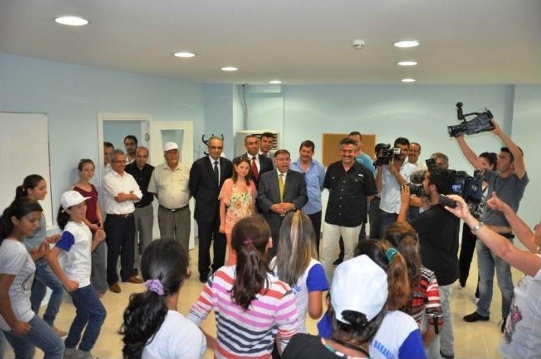 D&uuml;zce Gen&ccedil;lik Merkezi T&ouml;renle A&ccedil;ıldı