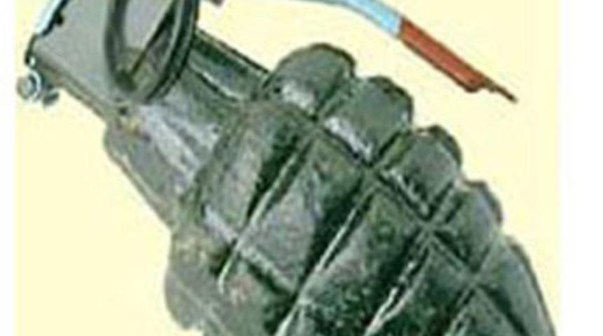 Parkta el bombası bulundu!