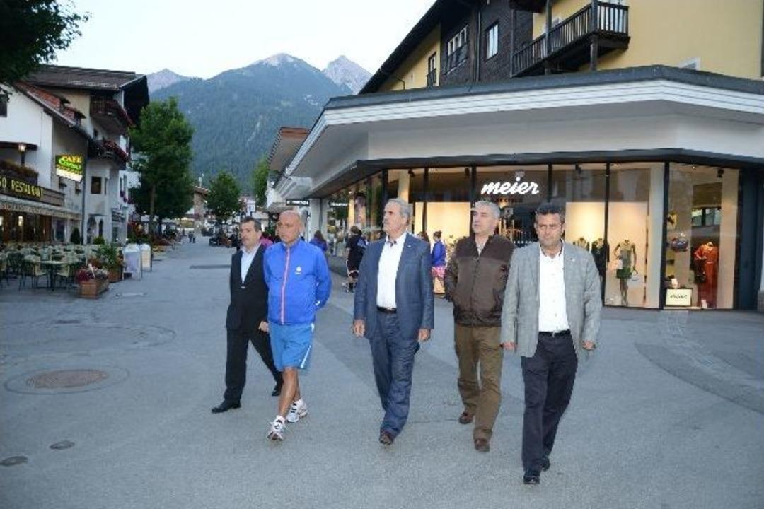 Başkan Altepe Ve Y&ouml;neticilerden Bursaspor'a Ziyaret