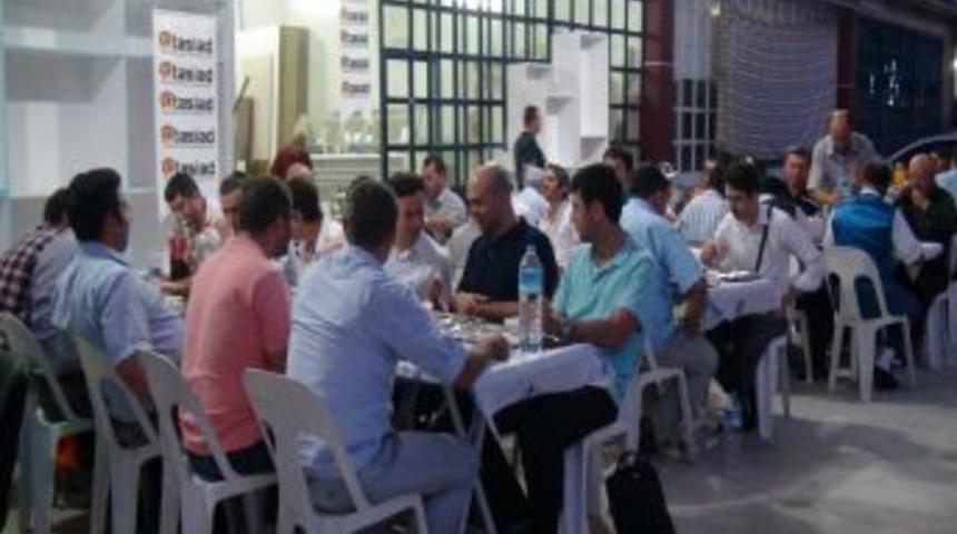 Gen&ccedil; TASİAD &Uuml;yeleri Ve Huzurevi Sakinleri Iftarda Buluştu