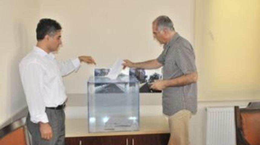 Pendik&rsquo;in en işlek alışveriş caddesi i&ccedil;in esnaf sandığa gitti