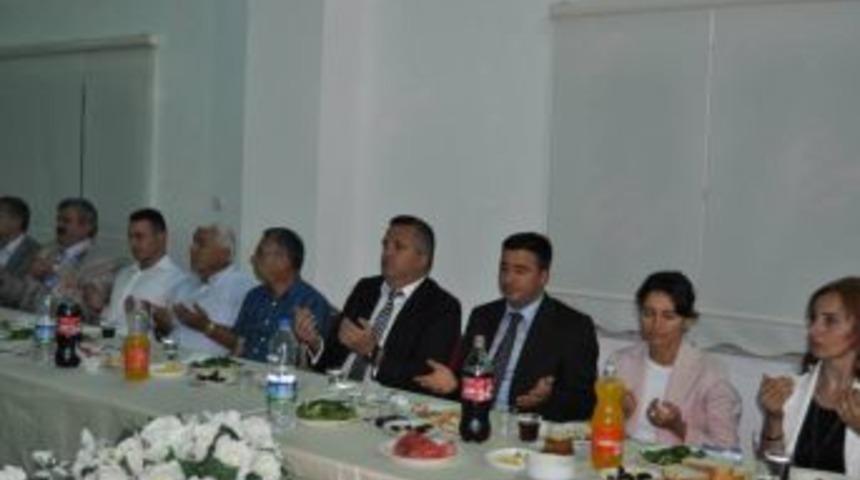 Emniyet m&uuml;d&uuml;r&uuml;ne veda yemeği d&uuml;zenlendi